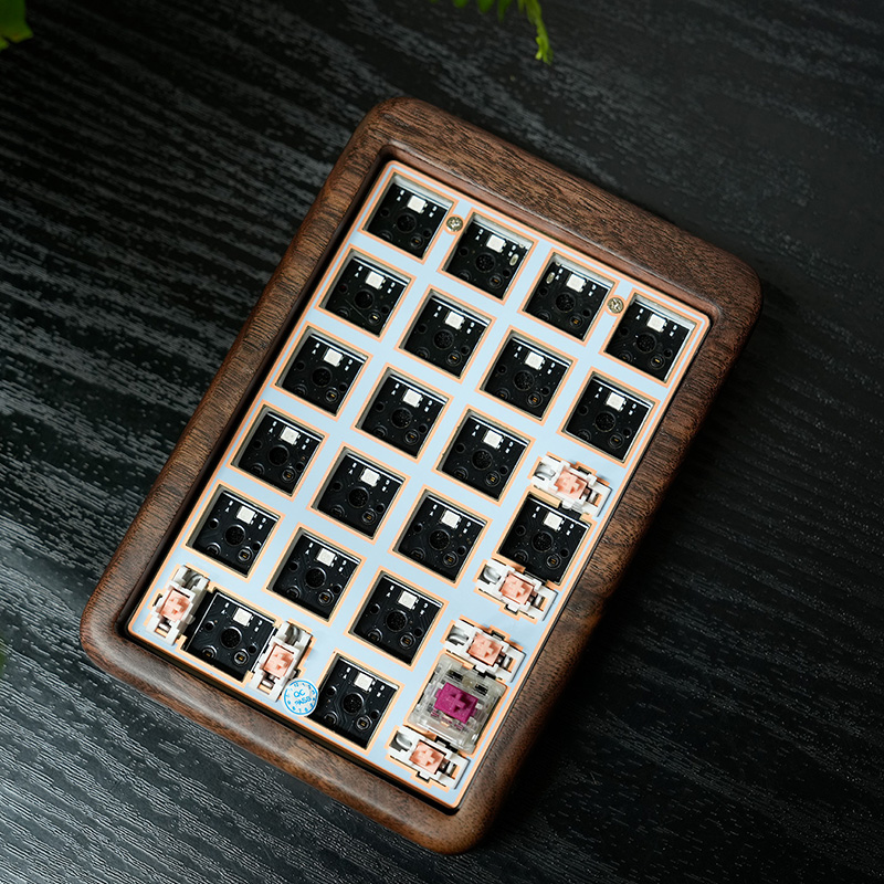 Zestaw bezprzewodowej klawiatu – Mechanical Numpad Hot Swap Rgb Wireless recenzja i cena